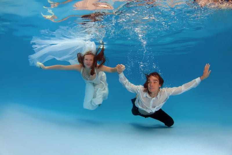 Romantic things to do in Maldives - Underwater wedding