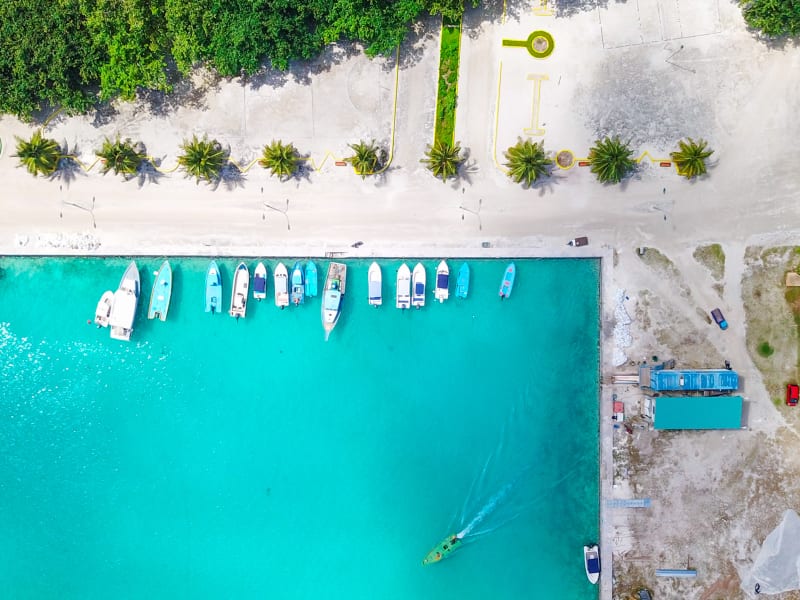 Ukulhas harbor - Shades of blue everywhere