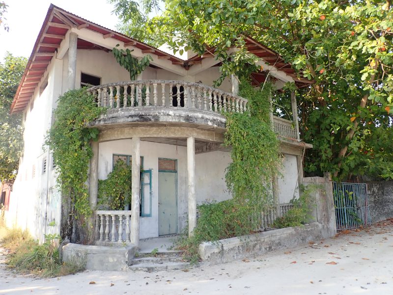 An old house on the streets of Kelaa