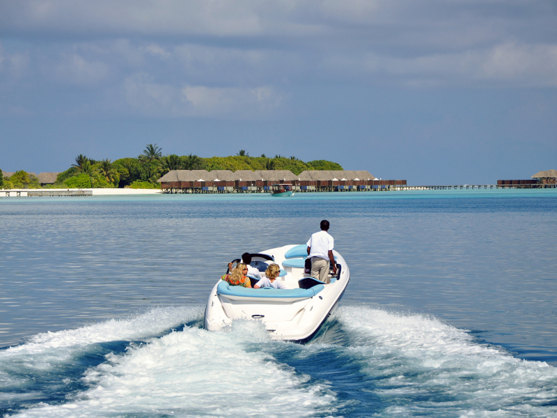 Maldives transfer via speedboat