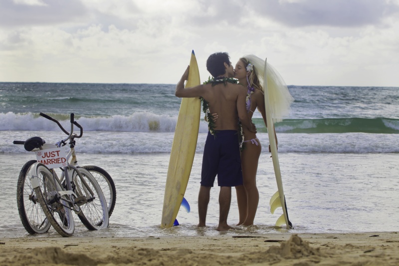 what to wear to a beach wedding