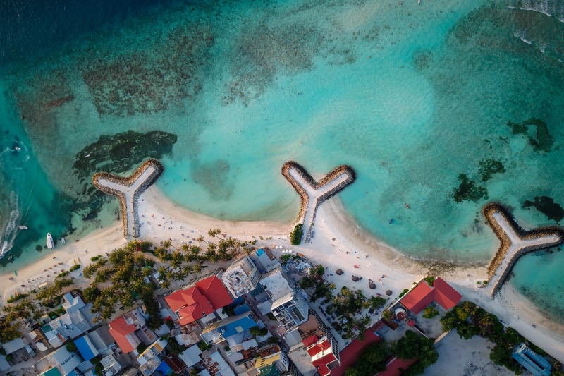 Beaches and hotels in Maafushi